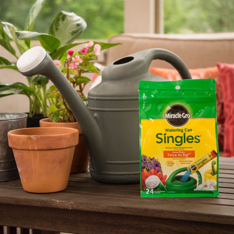 Miracle-Gro® Watering Can Singles All Purpose Water Soluble Plant Food image number null