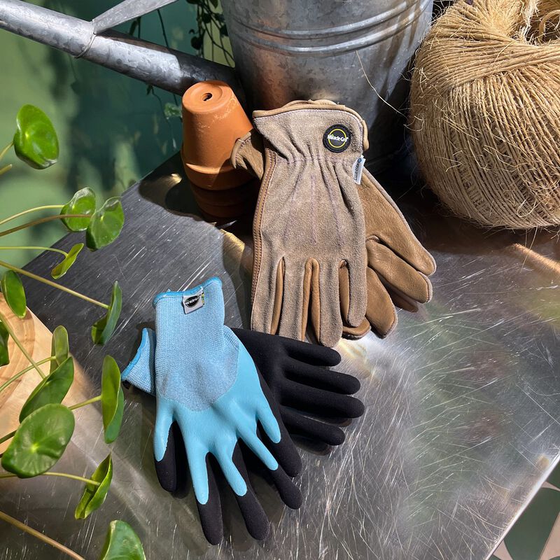 Miracle-Gro Water Resistant Grip Gloves image number null